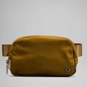 🍋Lululemon Everywhere Belt Bag Burnt Caramel